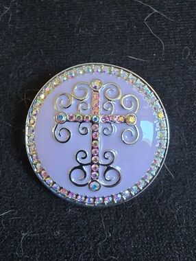 STYLE DOTS 30MM Lavender Cross Decorative Snap Charm with Iridescent Rhinestones
